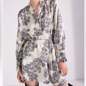 H&M Floral Print Women's Long Sleeve A-line belted Shirt Dress Small Dainty.